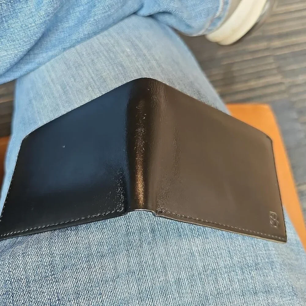 Men's Leather Wallet - Thin Sleek Casual Bifold with 6 Credit Card Pockets